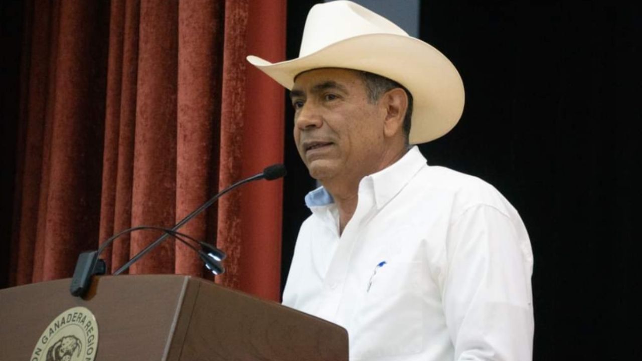 Existe un rezago de 100 mil cabezas de ganado por el cierre de la frontera con EU por el gusano barrenador: Juan Ochoa